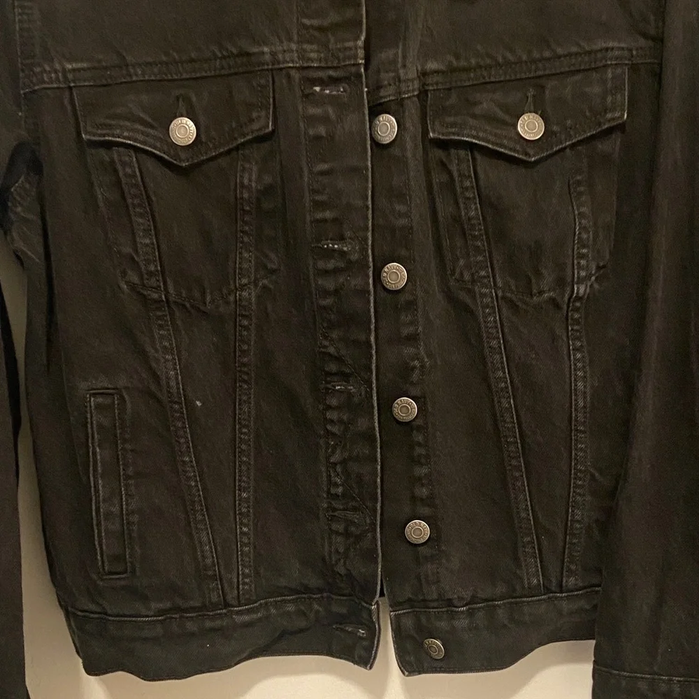 Old Navy Women’s Black Denim Jacket - Picture 4 of 4